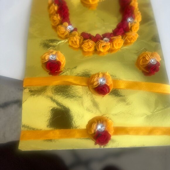 Yellow Floral Maang Tikka Set | Haldi & Mehendi Jewelry - Picture 2 of 3